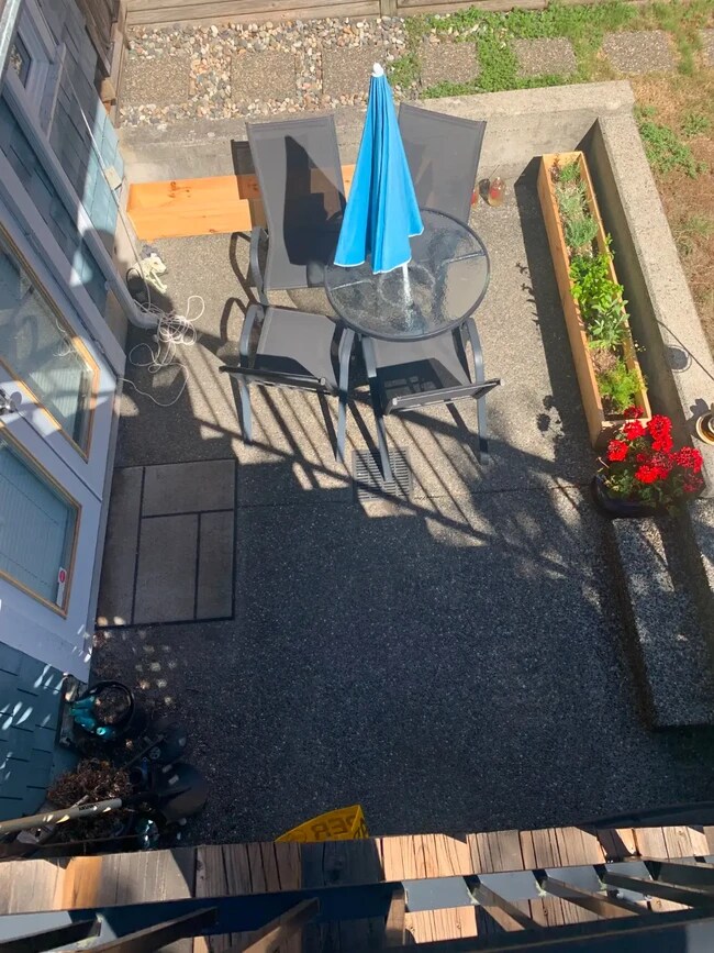 3664 2nd Av W Unit 2 Bedroom Garden-Level Suite