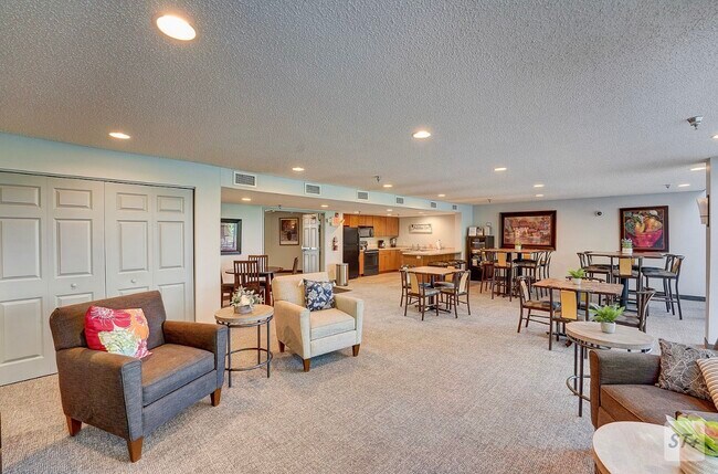 Photo - 1321 Lake Dr W Unit #124