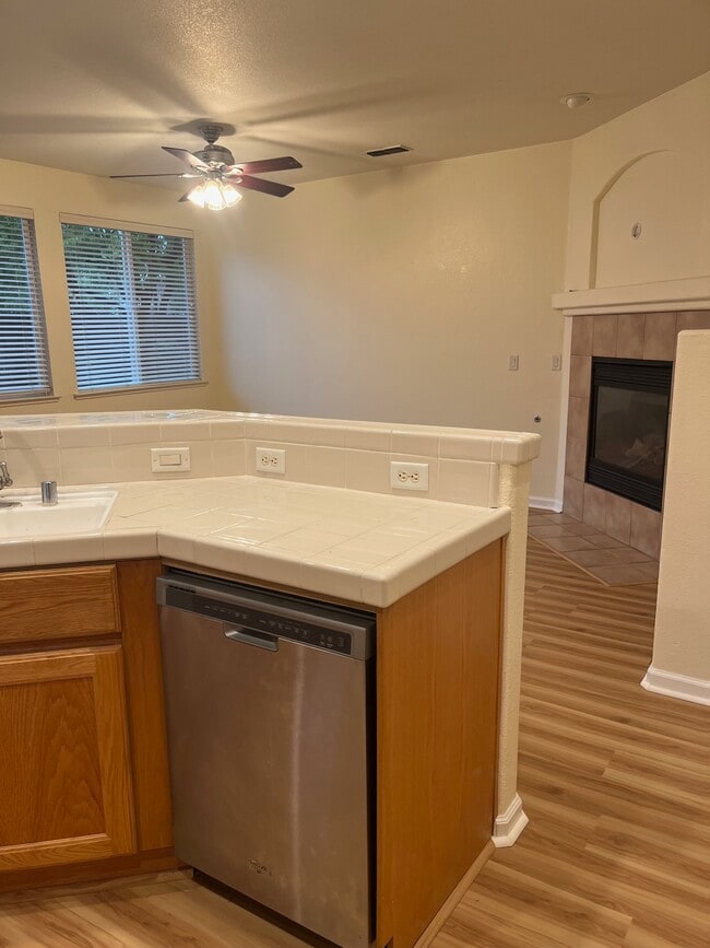 kitchen - 2954 Cardinal Dr