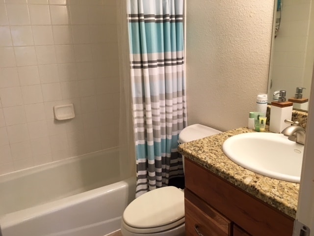 bathroom - 2105 Goss Cir W Unit Apt #3