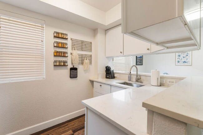 Photo - 1629 N Clarkson St Unit 23