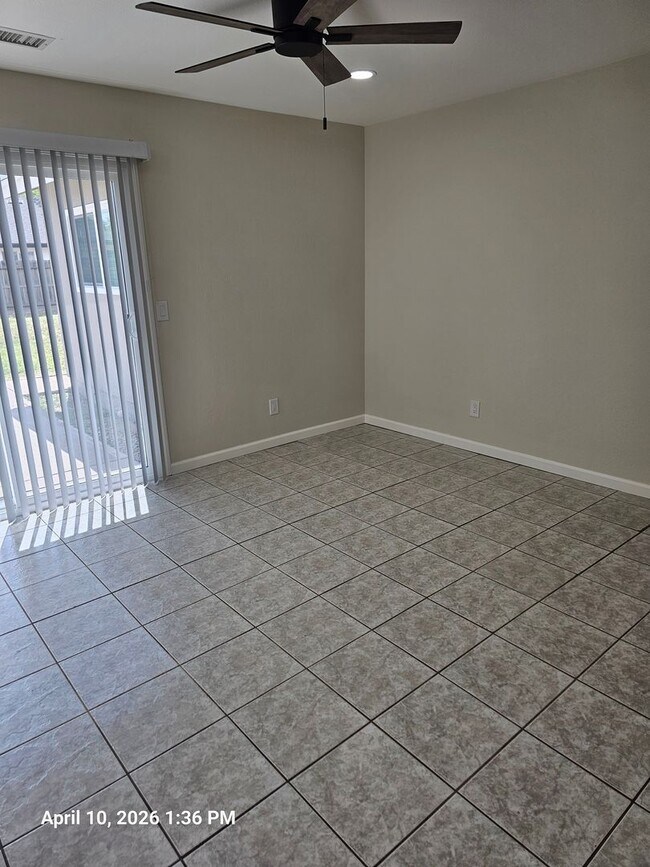 Photo - 2035 E Kern Ave