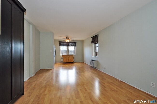 Photo - 39 Glenbrook Rd Unidad 2W
