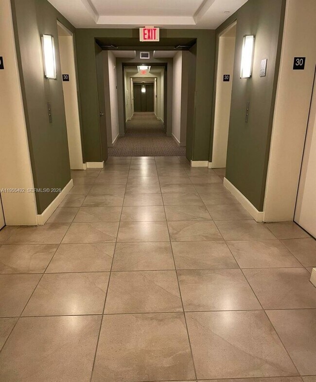 Photo - 950 Brickell Bay Dr Unidad 3002