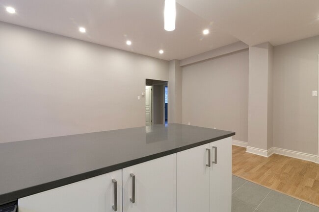 Photo - 3421 Rue Drummond Unit 1