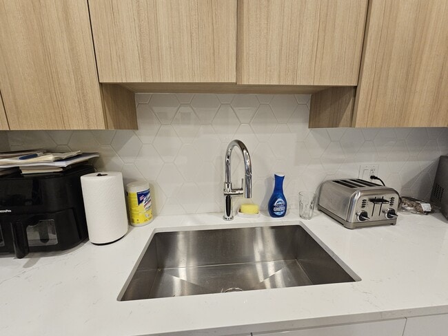 Photo - 11907-11223 223 St