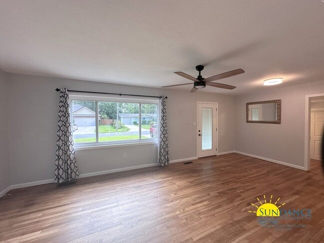 Photo - Beautiful 3 Bedroom Home in Fort Walton Beach!