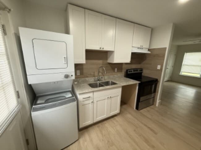 Photo - 934 N Hollywood St