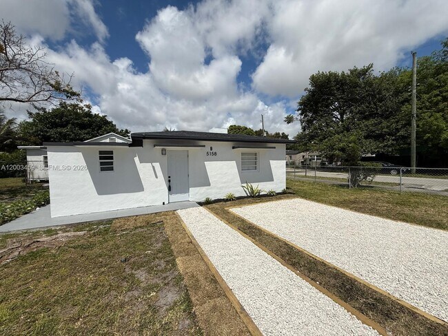 Photo - 5158 NW 19th Ave
