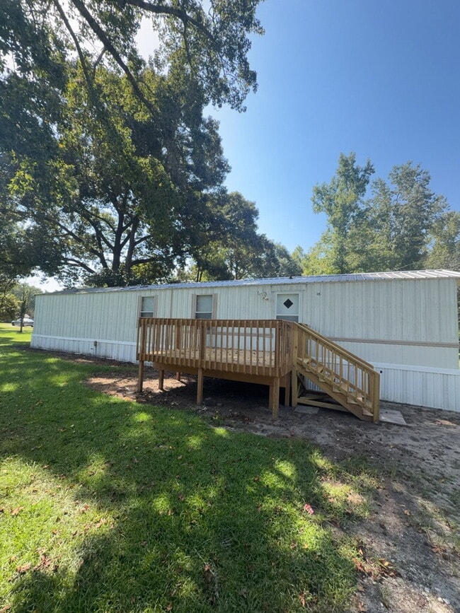 Building Photo - Charming 2 Bedroom Mobile Home