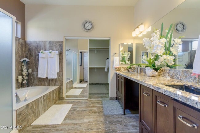 Photo - 3922 E Carson Rd