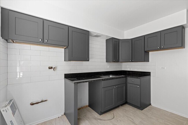 Photo - 6705 N California Ave Unit 19-1W