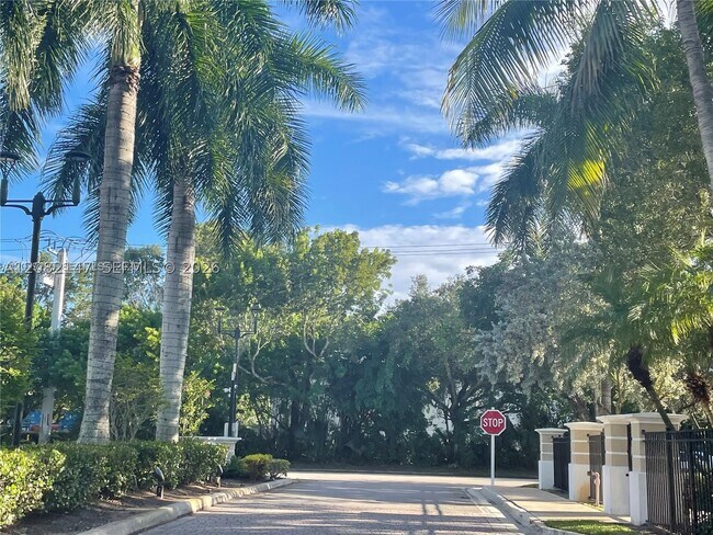 6020 W Sample Rd Unit 308