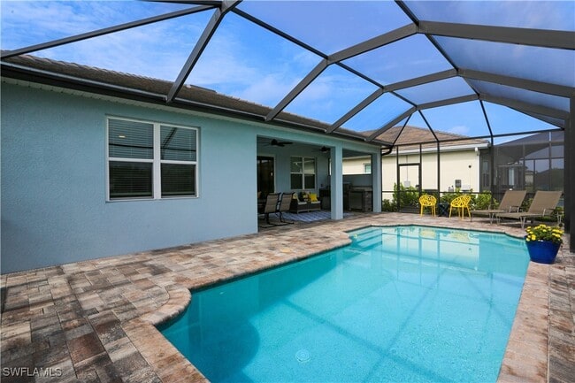 Photo - 16579 Crescent Beach Way