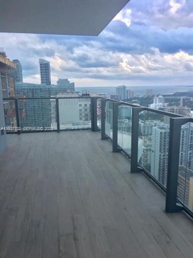 Photo - 88 SW 7th St Unidad 88 SW 7th St 3402