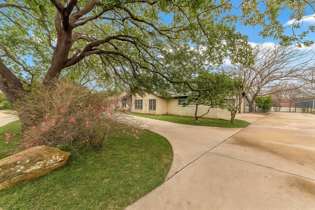 Photo - 26 Bounty Rd E