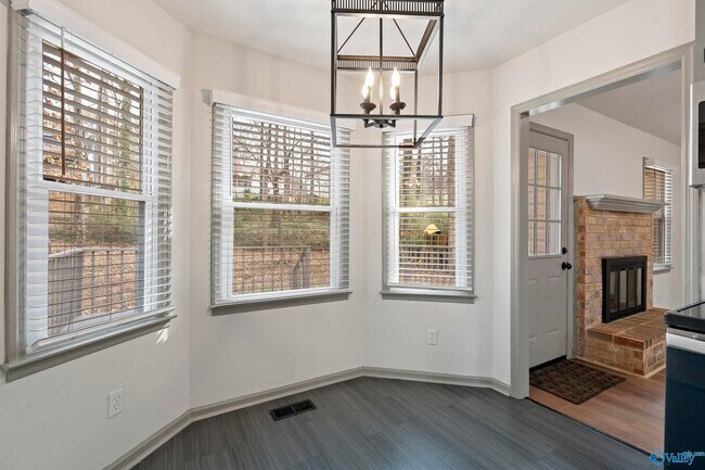 Photo - 220 Andra St