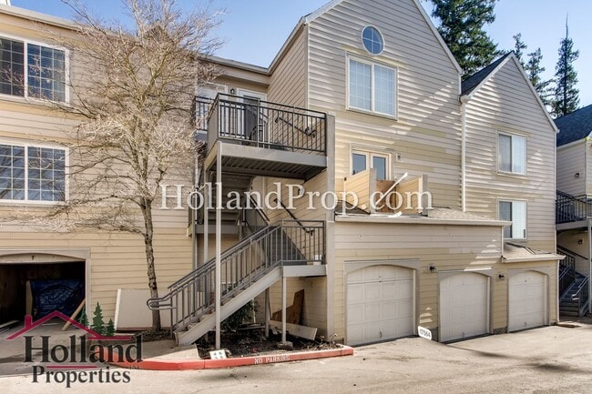 Building Photo - Great NW Portland Condo in Rock Creek ready for you!