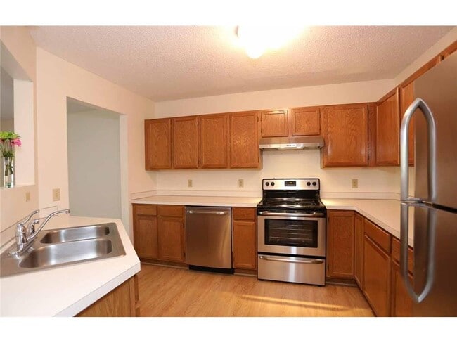 Photo - 7689 Nicholas Way