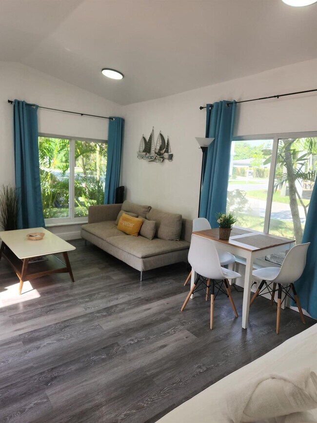 Photo - 1344 NE 16th Ave Unit B