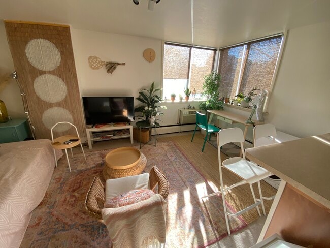 Building Photo - The Bayshore