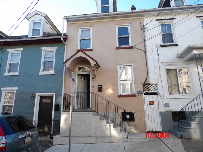 Photo - 29 N Warren St Townhome