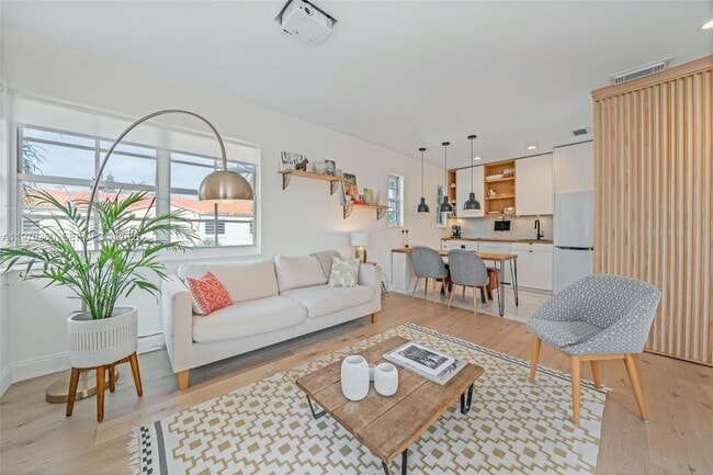 Photo - 1457 Meridian Ave Unidad 201