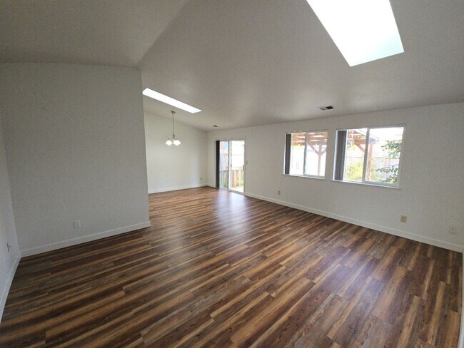 Photo - 3BD/2BA McKinleyville home features ample ...