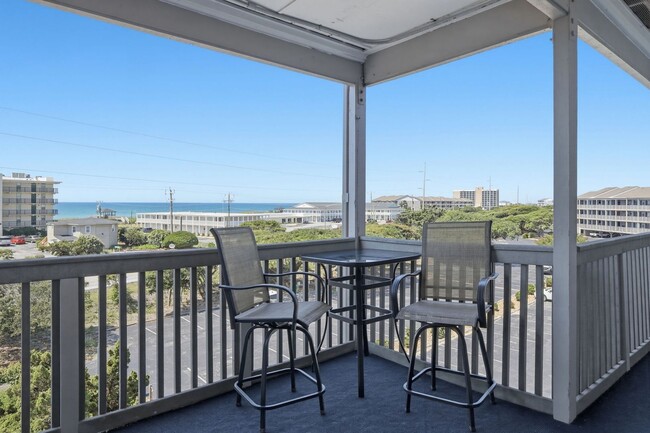 Building Photo - TOTAL REMODELED OFF-SEASON MONTHLY RENTAL RETREAT AWAITS YOU