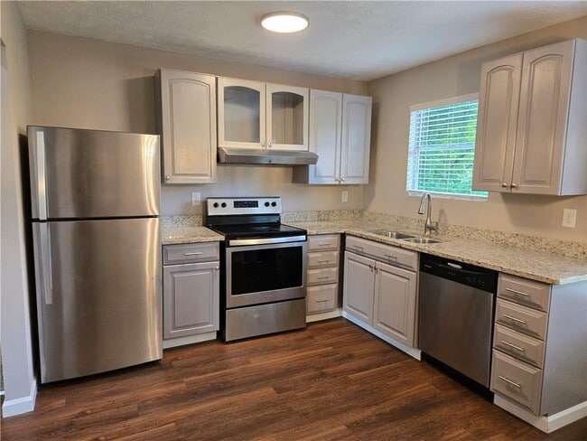 Photo - 1680 Wee Kirk Rd SE