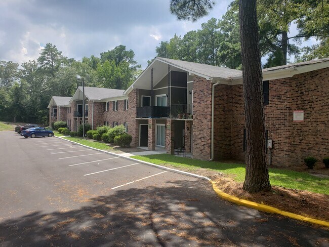 Photo - Lamplighter Apartments