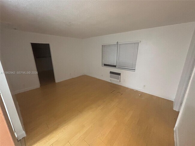 Photo - 300 SW 4th Ct Unit 9