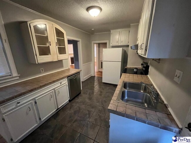 Photo - 1008 W Cedar St