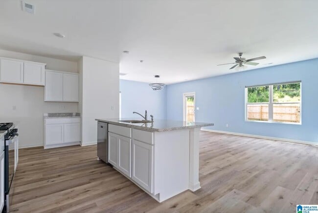 Photo - 220 Chelsea Pk Cir