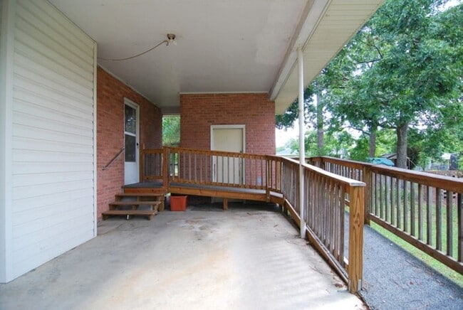 Photo - 2029 Gibraltar Rd