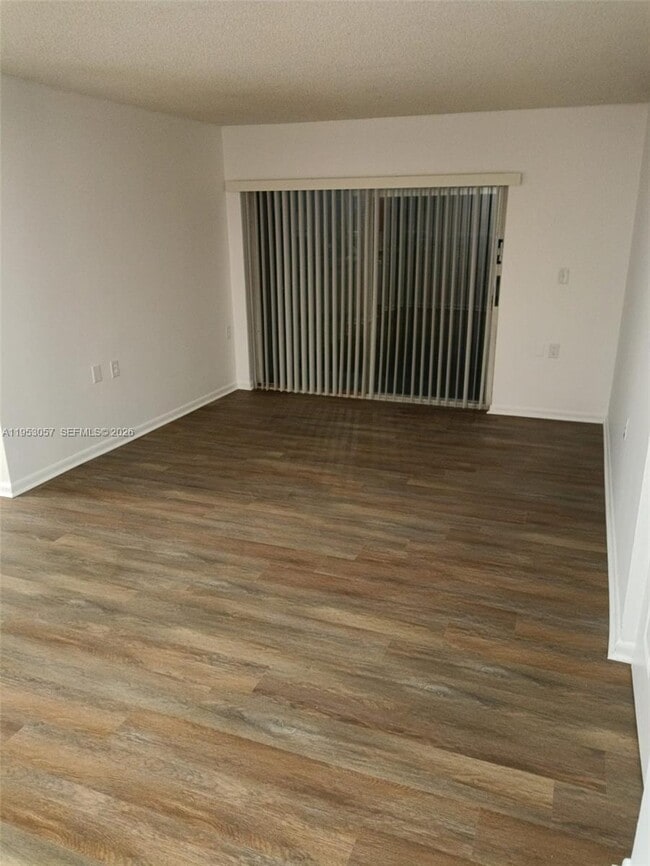 Photo - 1141 Lake Victoria Dr Unidad J