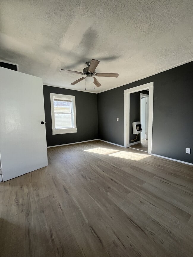 Photo - 211 Haywood St