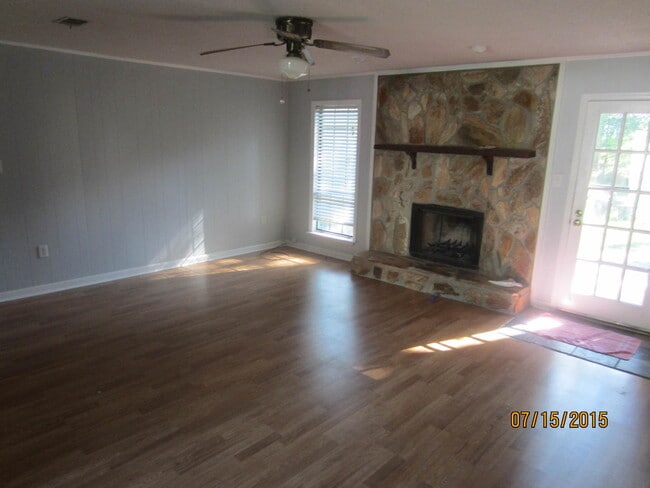 Photo - Columbia County charmer!