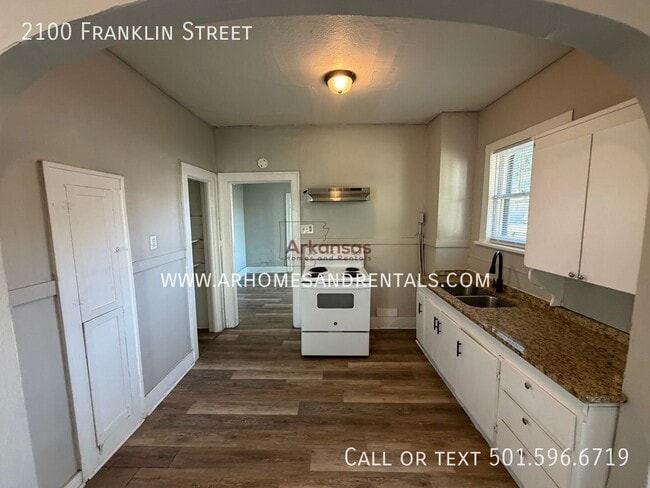 Photo - 2100 Franklin St