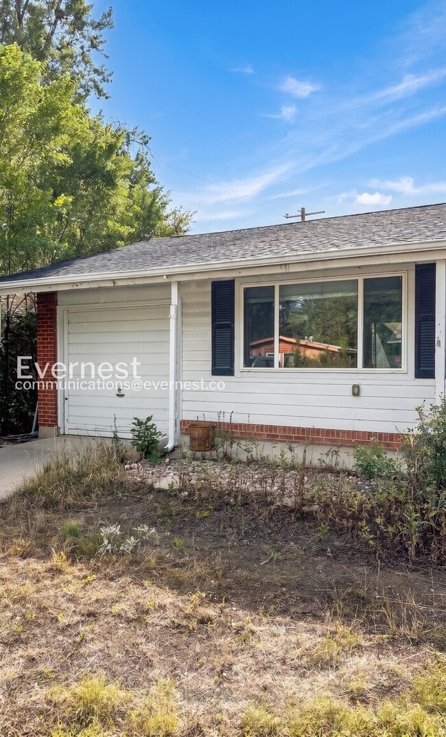 Photo - 380 Martin Dr