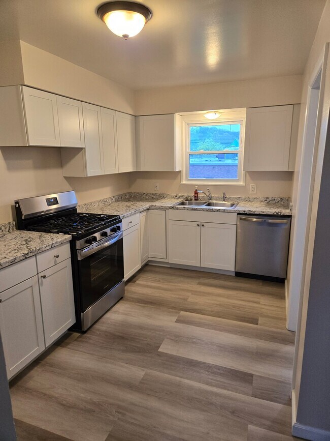 Photo - 1423 Creighton Ave Unidad 1