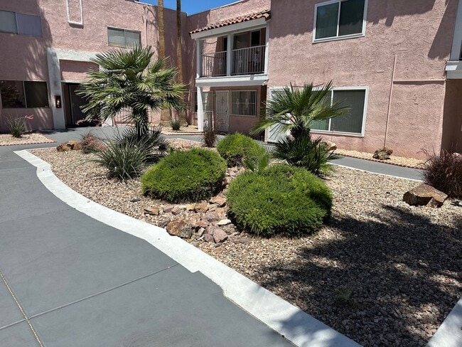 Photo - SE Desert Inn and Eastern!! Townhouse with 2 parking Spaces!! Recent Remodel!!
