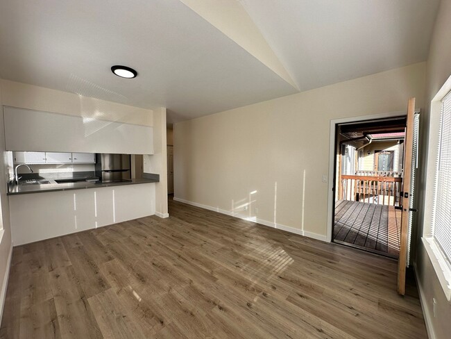 Photo - 387 S 58th St Unidad 387-C
