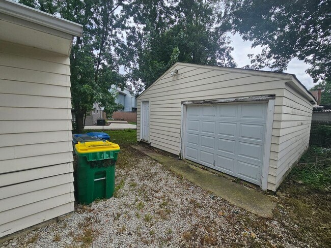 Photo - 286 Courtland Blvd