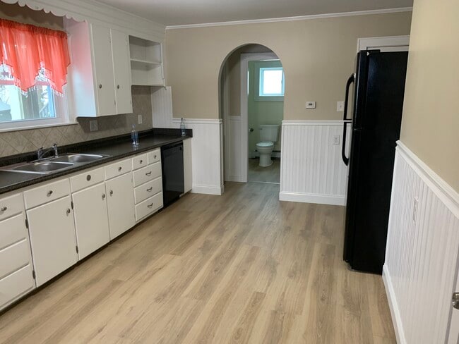 Photo - 8 Walnut St Unit First Floor