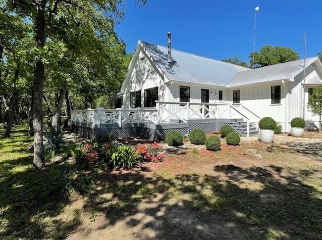 Building Photo - 6811 Mockingbird Rd
