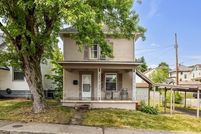 Photo - 100 Carpenter St House