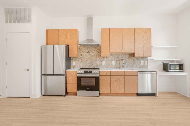 Building Photo - 1310 Lischey Ave Unit 204