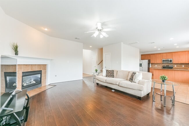 Photo - 5418 Lilac Grove Ln