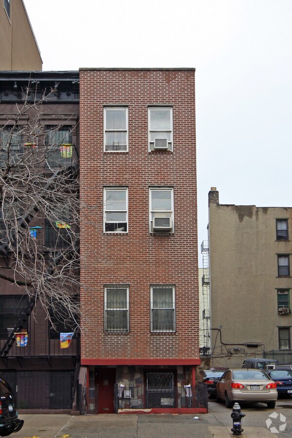 273 Pleasant Avenue - 273 Pleasant Avenue